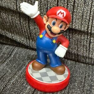 Nintendo Mario Amiibo figurine Red Collectible